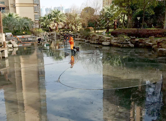 垣曲景观池淤泥清理